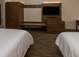 Holiday Inn Express & Suites ROSEVILLE - GALLERIA AREA by IHG 4