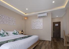 Vannee Golden Sands Beachfront Resort 2