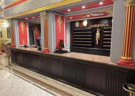 Cosmopolitan hotel 4