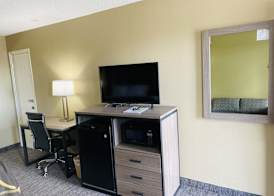 Super 8 by Wyndham New Iberia 5