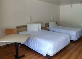 Travelodge by Wyndham Fayetteville 3