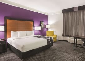 La Quinta Inn & Suites by Wyndham Phoenix Scottsdale 4
