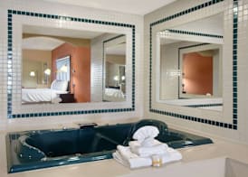 Days Inn by Wyndham Longview South 5