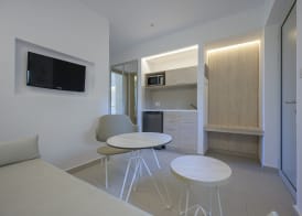 Mythos Suites Hotel 3