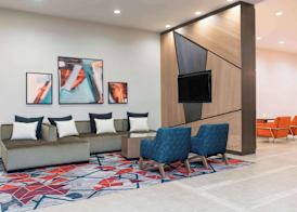 The Center Hotel Grand Rapids Airport 2
