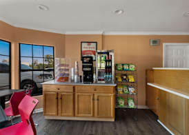 Econo Lodge Cornersville I-65 2