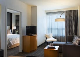 Renaissance Chicago O'Hare Suites Hotel 3