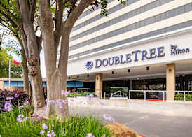 DoubleTree by Hilton Houston Medical Center Hotel & Suites 4