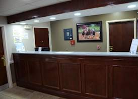 Super 8 by Wyndham Louisville/Expo Center 2