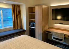 Microtel Inn & Suites by Wyndham Georgetown Lake 5