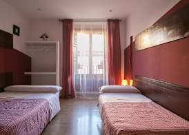 Hostal La Casa de La Plaza 2