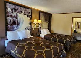 Super 8 by Wyndham Kansas City Airport North 5