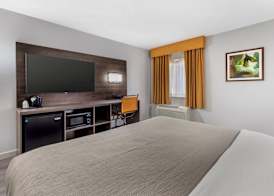 Quality Inn & Suites Raleigh Durham Airport 4