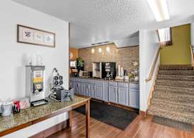Super 8 by Wyndham Franklin 4