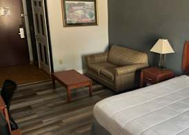 Suburban Studios Clute - Lake Jackson 3