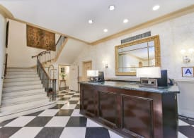 3 West Club 4