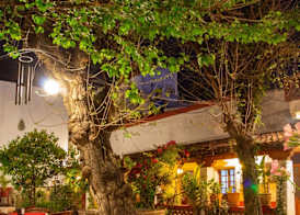 Hotel y Restaurant Embajadoras 4