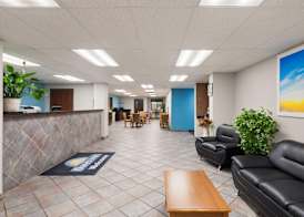 Days Inn by Wyndham Phenix City Near Fort Benning 2