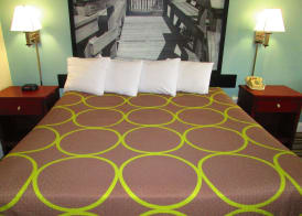 Super 8 by Wyndham Ft Walton Beach 4