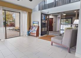 Best Western Plus, The Inn at Hampton 4