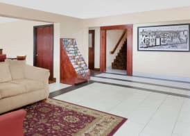 Super 8 South by Wyndham 3