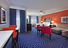 Holiday Inn Express & Suites HOUSTON EAST by IHG 3