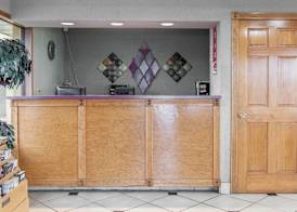 Econo Lodge Seymour 5