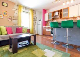 Dante Square Apartment 4