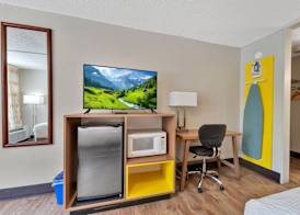 Bristol Parkway inn 4