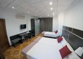 Hotel Sagunto 4