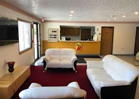 Super 8 by Wyndham Front Royal Near Shenandoah National Park 2
