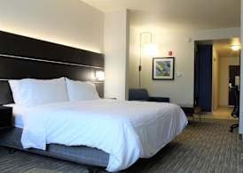 Holiday Inn Express & Suites NAPA VALLEY-AMERICAN CANYON by IHG 2