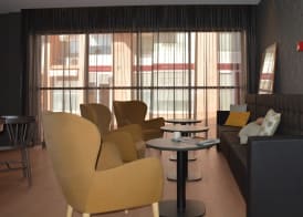 Up Rooms Vic Hotel 5