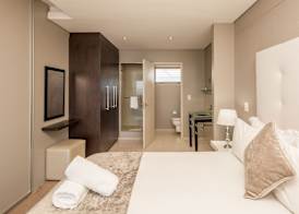 Infinity - Stunning 1 bedroom apartment with sea & mountain views 3