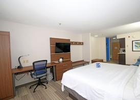Holiday Inn Express & Suites GREENSBORO-EAST by IHG 3