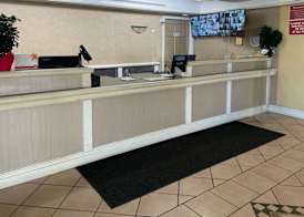 Econo Lodge Kalamazoo near Wings Stadium 2