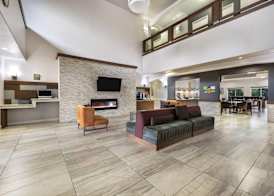 La Quinta by Wyndham Alvin 3