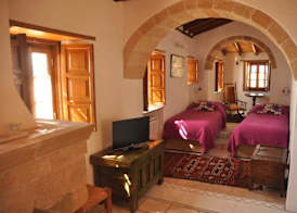 Malvasia Traditional Hotel 3