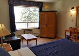 Pines Motel 4