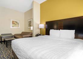 Best Western Plus Brunswick Inn & Suites 5