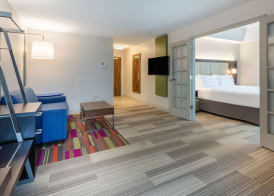 Holiday Inn Express & Suites CHICAGO-MIDWAY AIRPORT by IHG 3