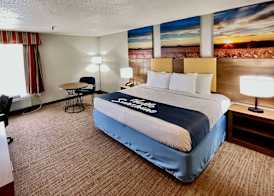 Days Inn by Wyndham Rayne/Crowley 3