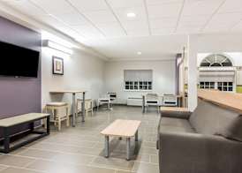 Microtel Inn & Suites by Wyndham Beaver Falls 3