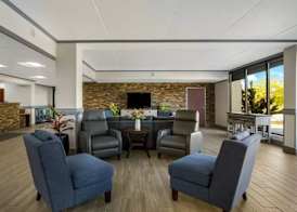 Clarion Inn & Suites Grand Rapids Airport 4