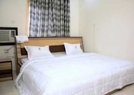 Mayoral Hotel & Suite 4