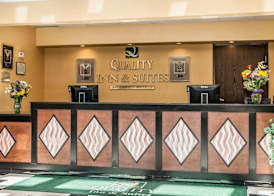 Quality Inn & Suites Mattoon South 2