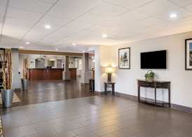 Comfort Suites Forsyth near I-75 4