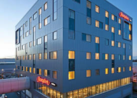Hampton by Hilton London Gatwick Airport 2