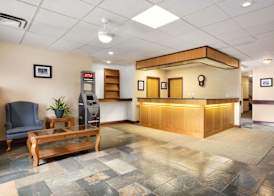 Days Inn by Wyndham Hinton 3
