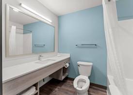 WoodSpring Suites Wilmington Riverfront 5